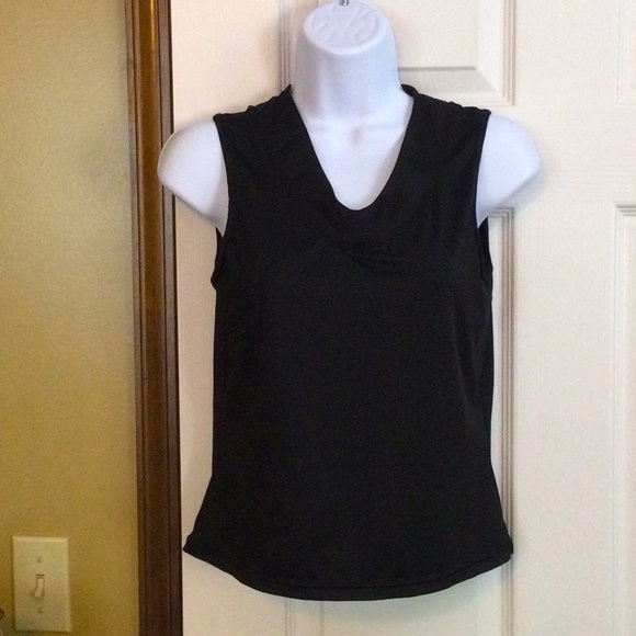 Athletic works top - Picture 1 of 6